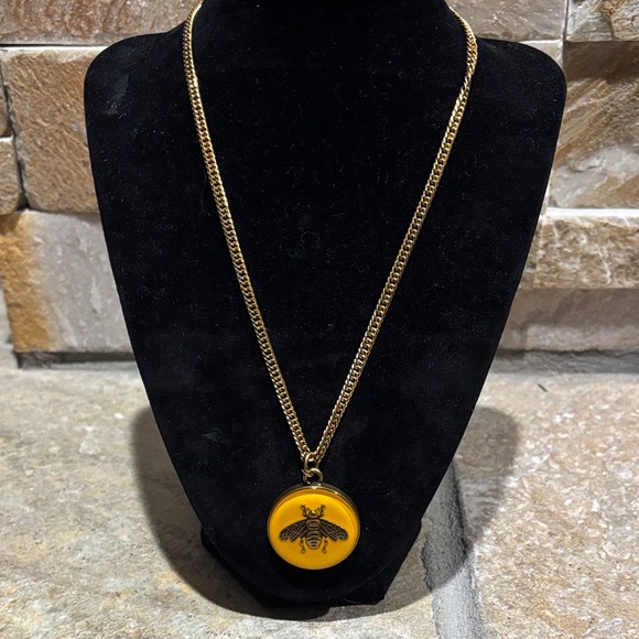 Gucci Gold Bee Pendant Necklace - Picture 1 of 5